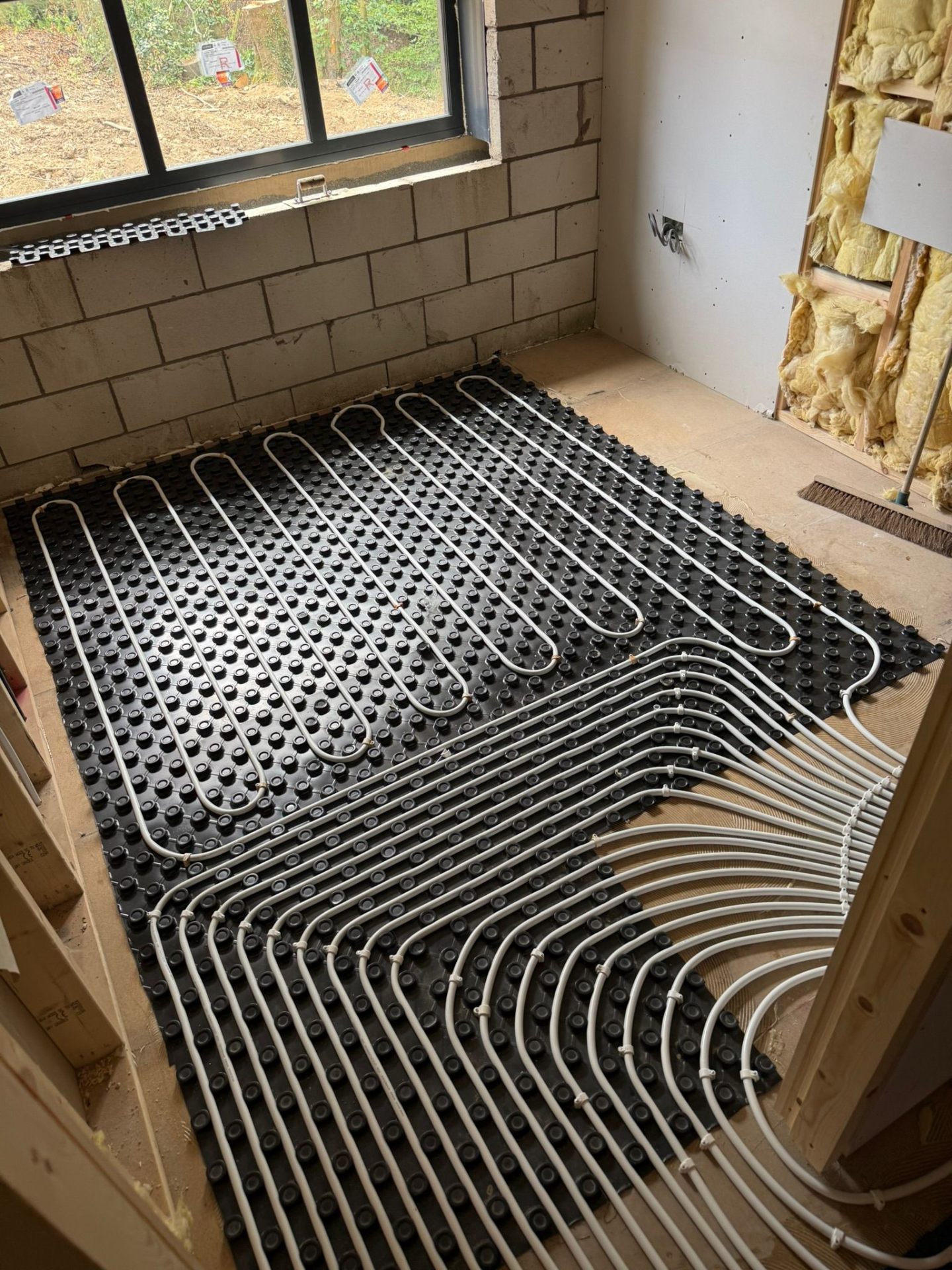 Underfloor heating installation