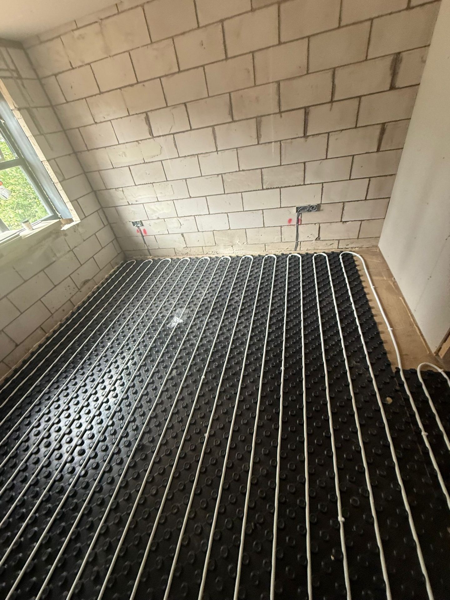 Underfloor heating installation